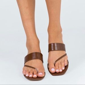 🚫SOLD🚫Princess polly therapy buggin sandals